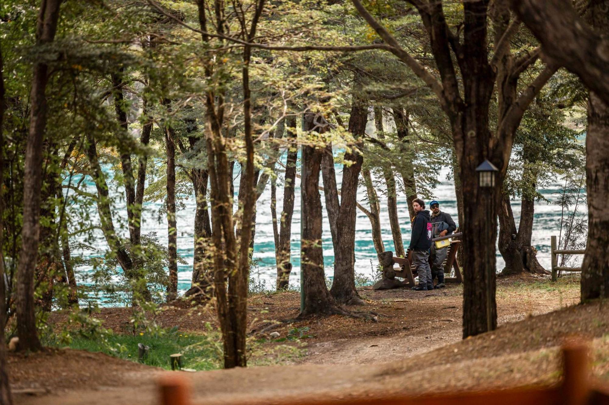 Green Baker Lodge Puerto Bertrand Bagian luar foto